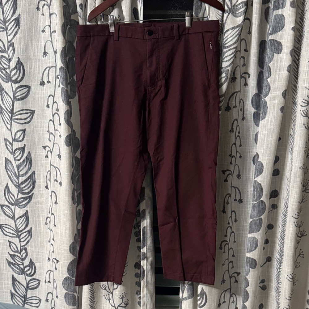 lululemon athletica Comission Dress Pants in Burgundy